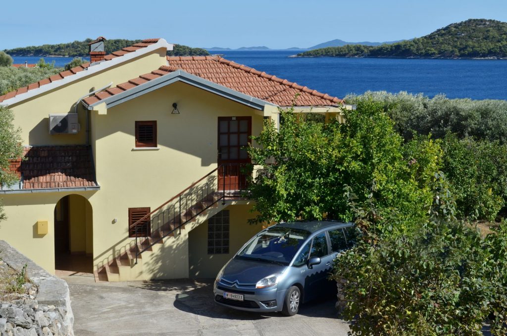 korcula prizba apartments andreis house 11 2017 pic 02 1024x678 - Teacher's Pebble Beach House (Korcula Apartments Andreis)