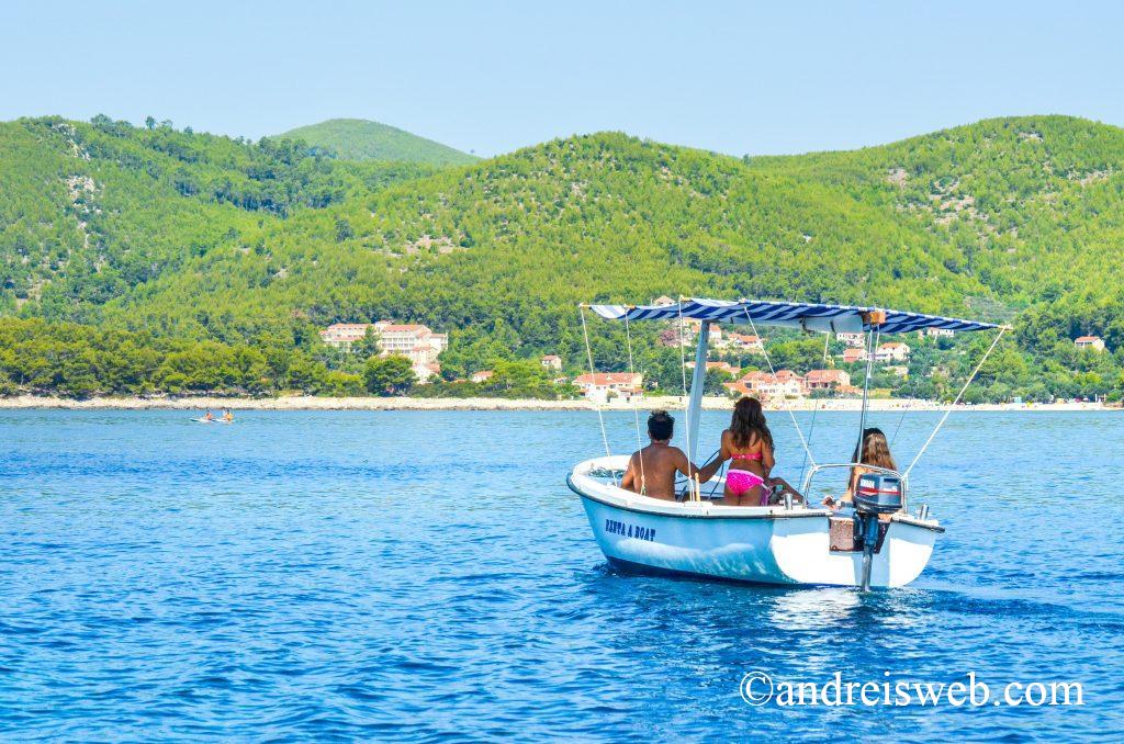 prizba beach lido rent 03 1024x678 - Teacher's Pebble Beach House (Korcula Apartments Andreis)