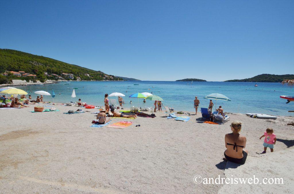 prizba beach near apartments andreis 11 2017 pic 04 1024x678 - Teacher's Pebble Beach House (Korcula Apartments Andreis)